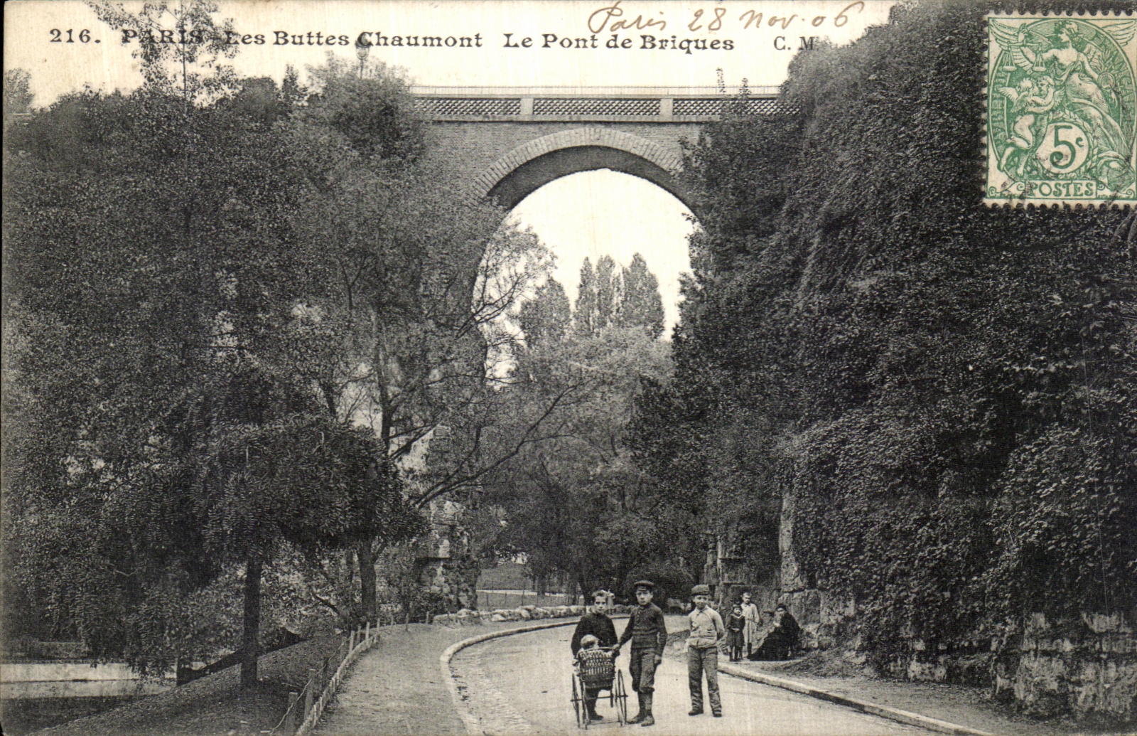 VINTAGE POSTCARD Paris the Chaumont Hillocks the Brick Children Bridge