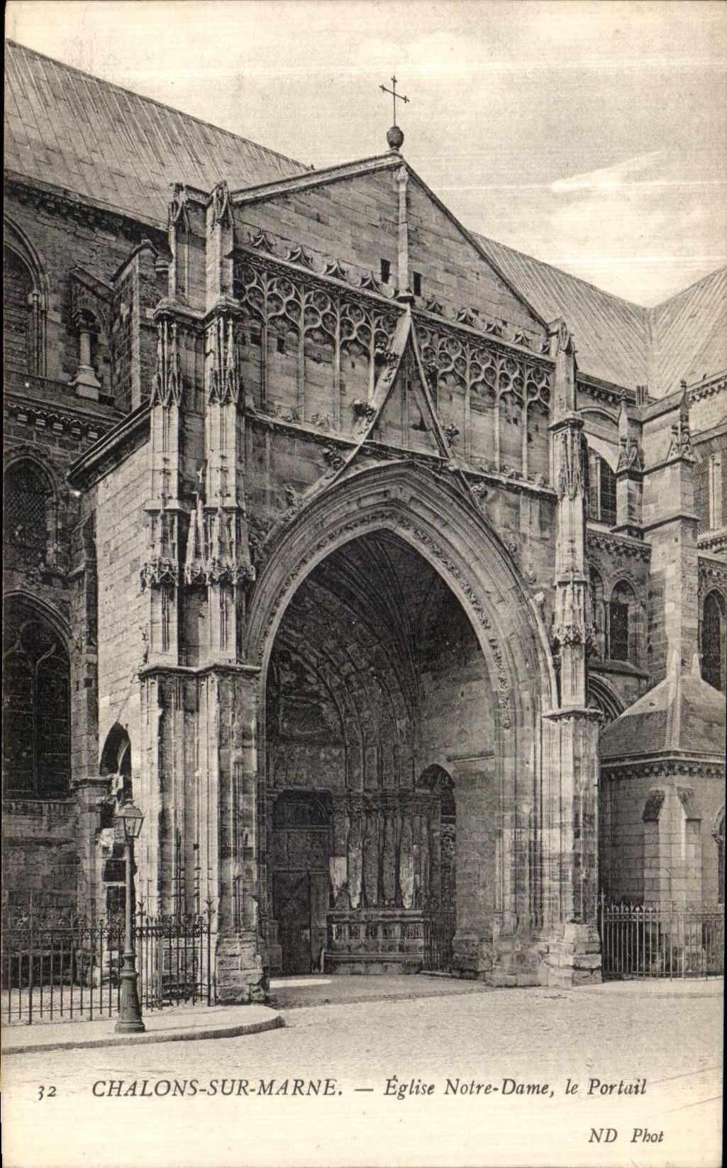 VINTAGE POSTCARD Trawl nets On the Marne Notre Dame Church the Gate