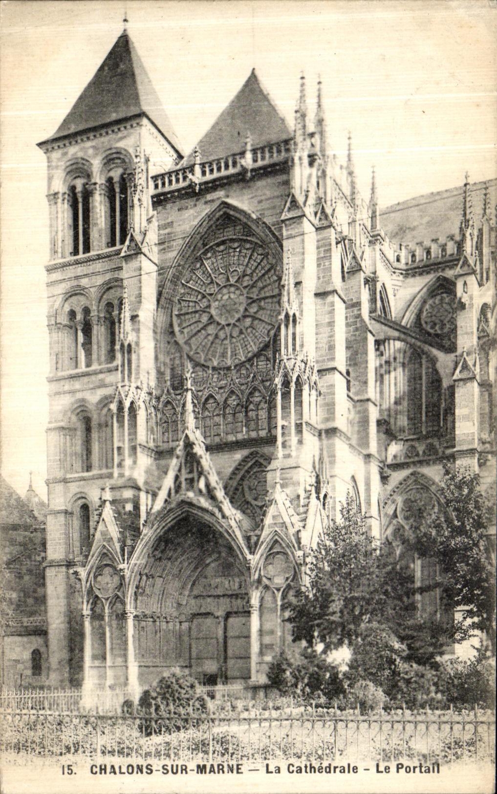 VINTAGE POSTCARD Trawl nets On the Marne the Cathedral the gate