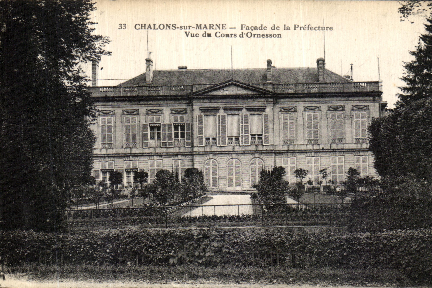 VINTAGE POSTCARD Trawl nets On the Marne Frontage of the Prefecture Seen of the course D Ornesson