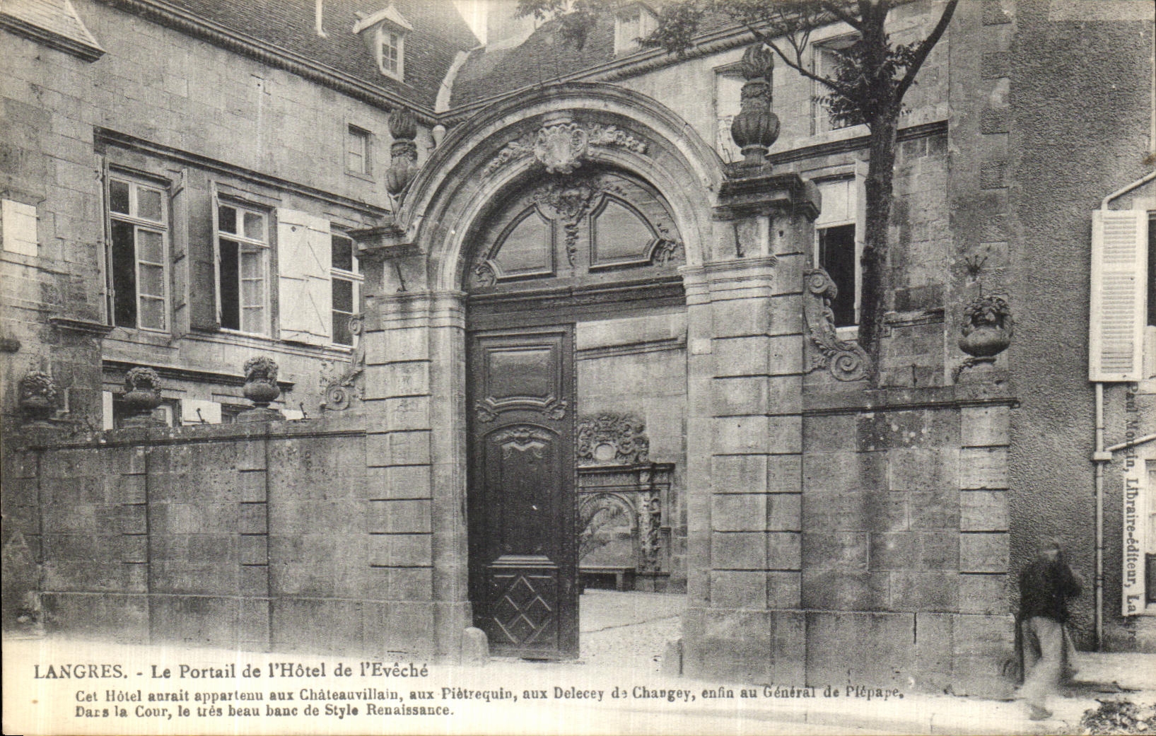 POSTAL Langres de la VENDIMIA la puerta de L hotel de L Eveche