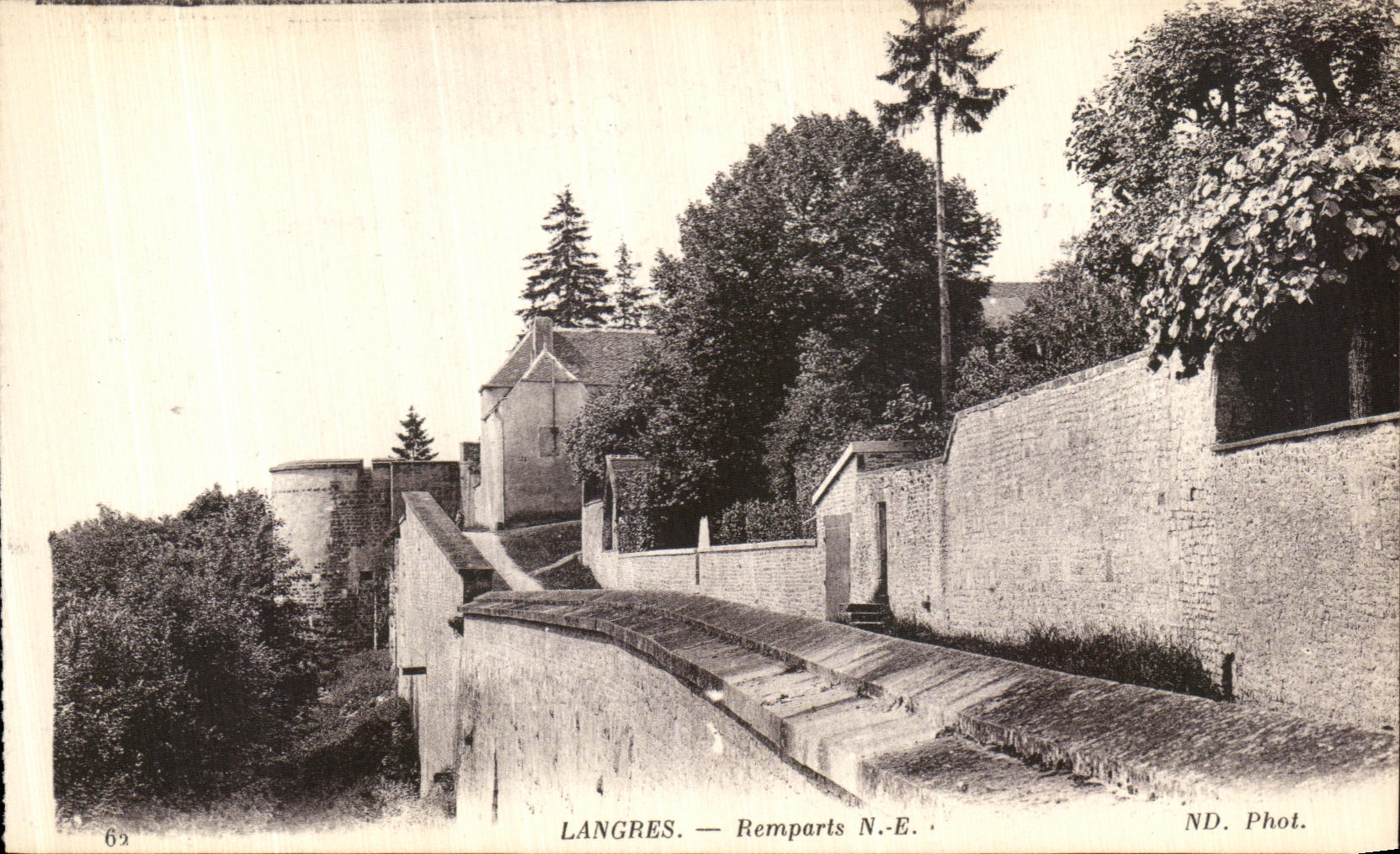 Paredes de Langres de la POSTAL de la VENDIMIA