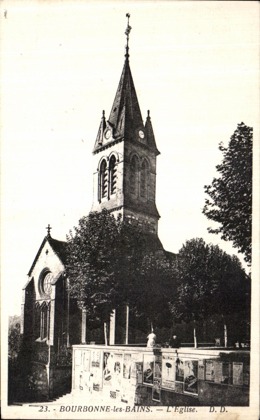 CPA Bourbonne les Bains L Eglise