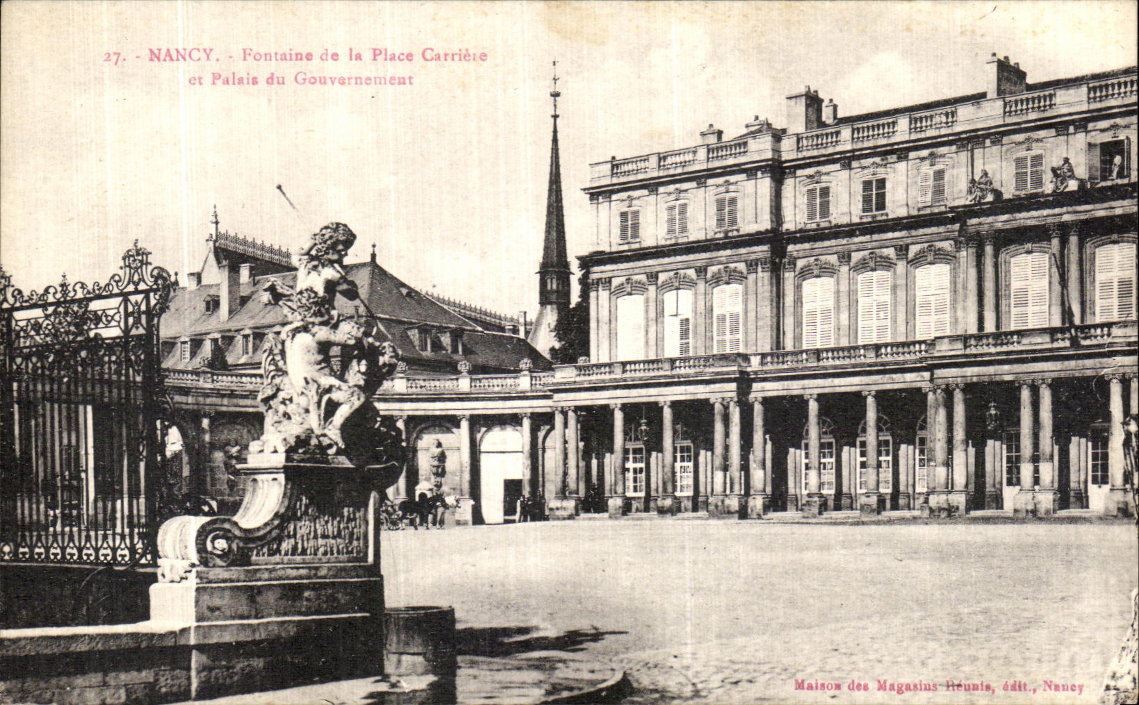 CPA Nancy Fontaine de la place Carriere et Palais du gouvernement
