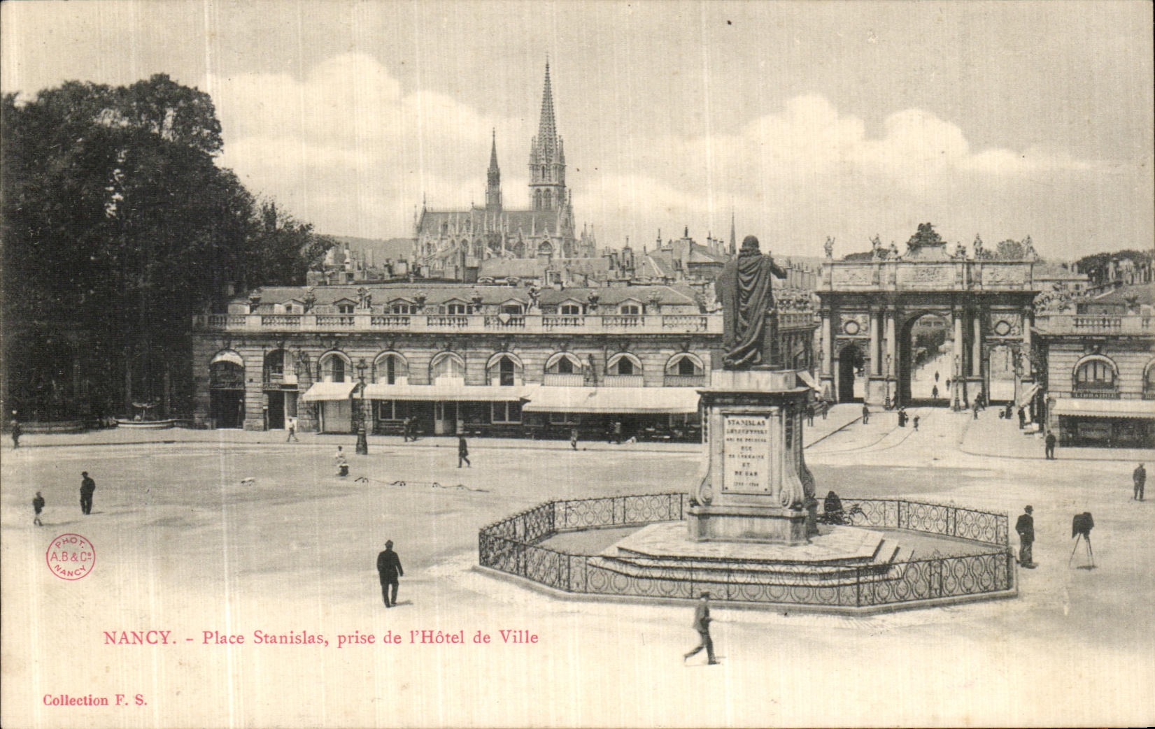 CPA Nancy Place Stanislas prise de l Hotel de Ville