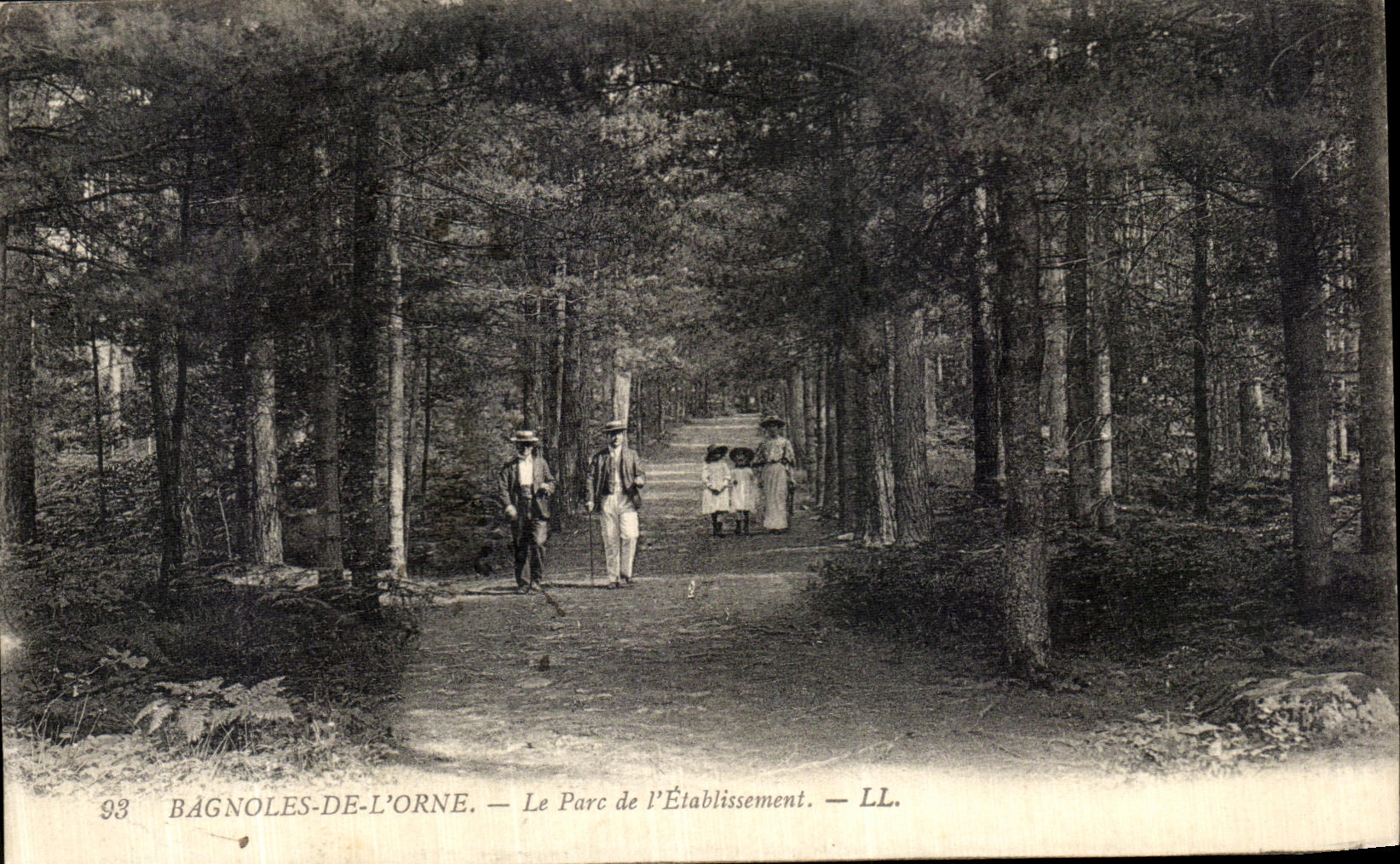 CPA Bagnoles De L Orne Le Parc de l Etablissement