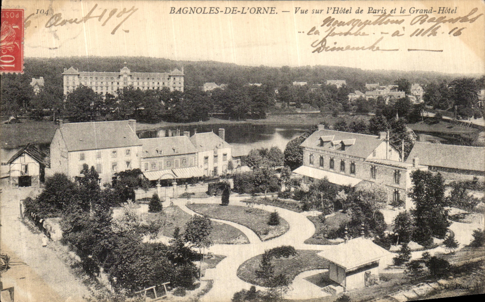 CPA Bagnoles De L Orne Vue Sur l Hotel de Paris et le Grand Hotel 
