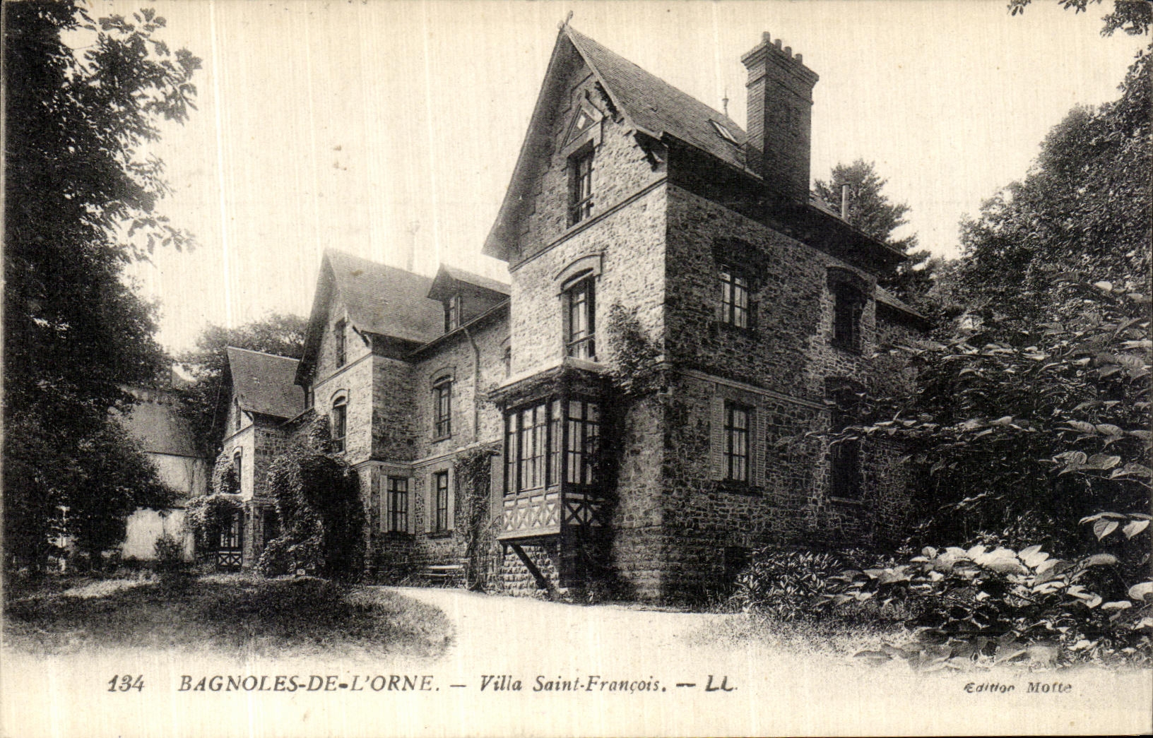 CPA Bagnoles de L Orne Villa Saint Francois