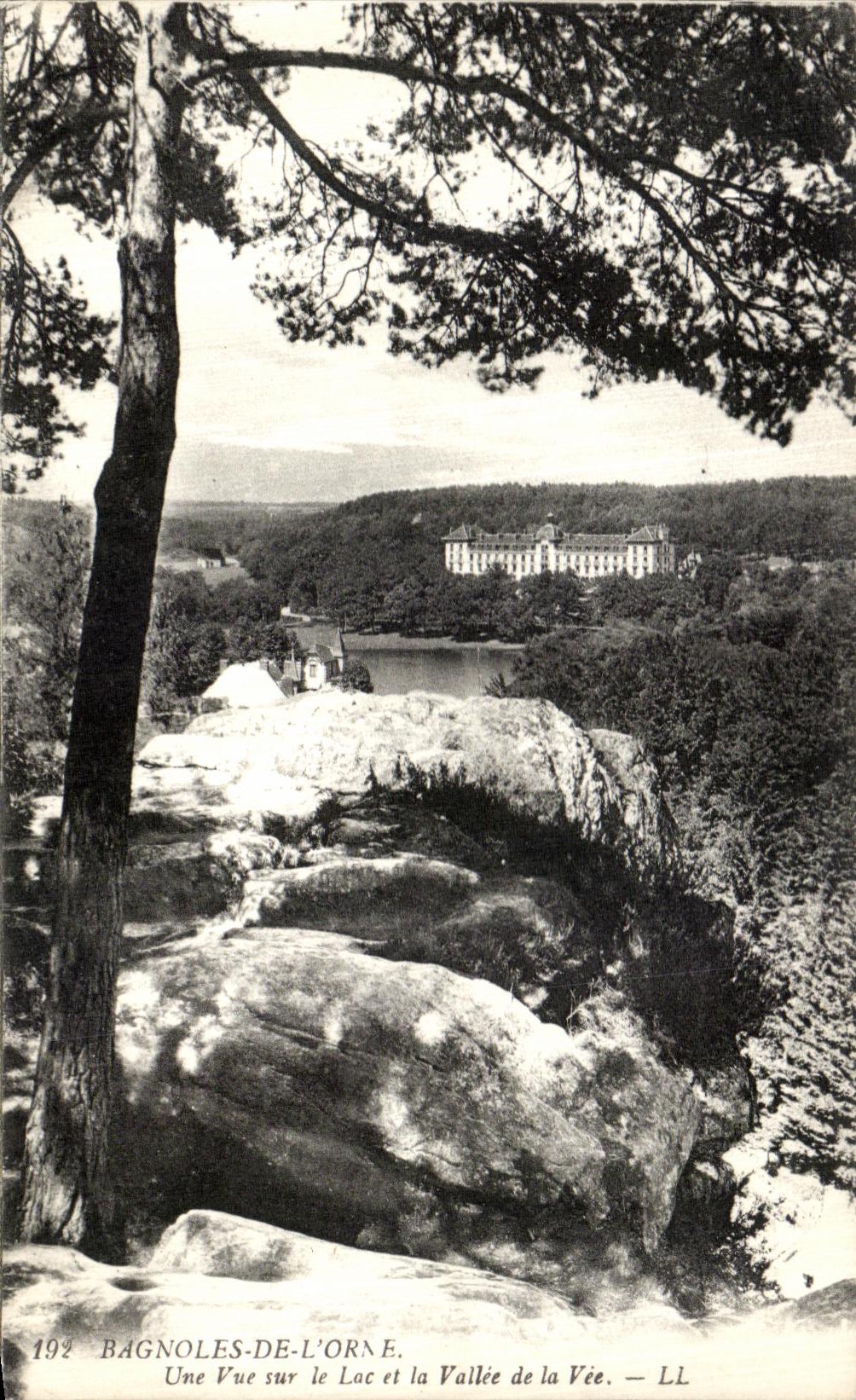 CPA Bagnoles de L Orne Une Vue Sur Le Lac et La Vallee de la Vee