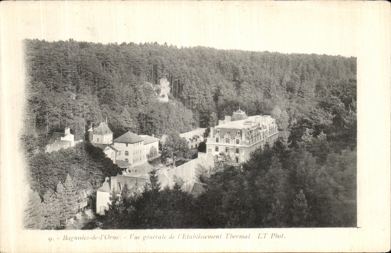 CPA Bagnoles de L Orne Vue Generale de L Etablissement Thermal