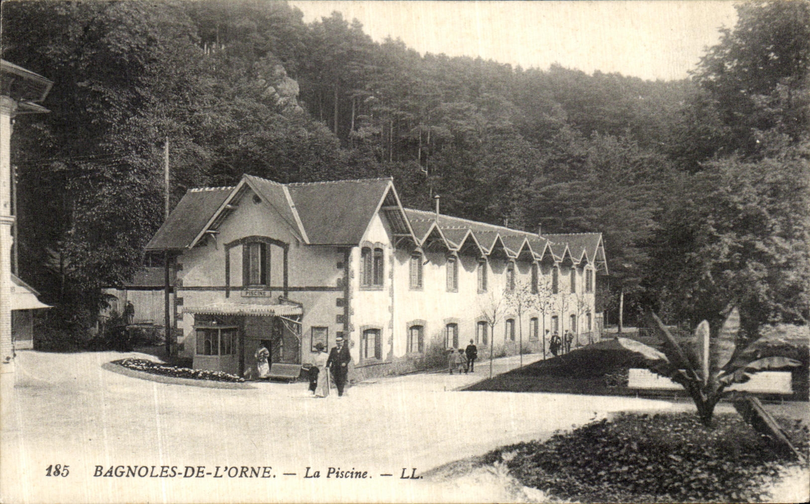 CPA Bagnoles de L Orne La Piscine