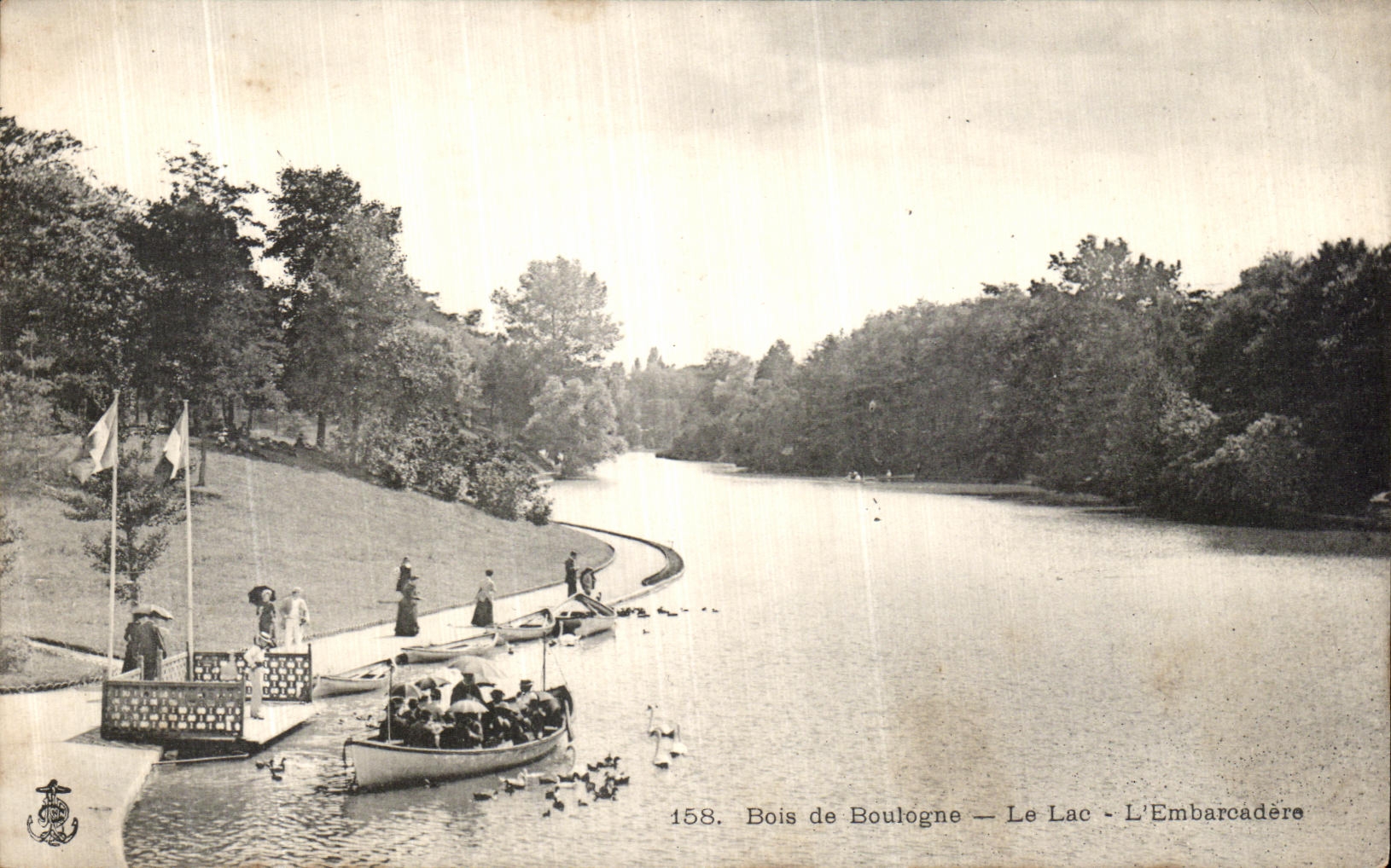 VINTAGE POSTCARD Bois de Boulogne the Lake L Landing stage