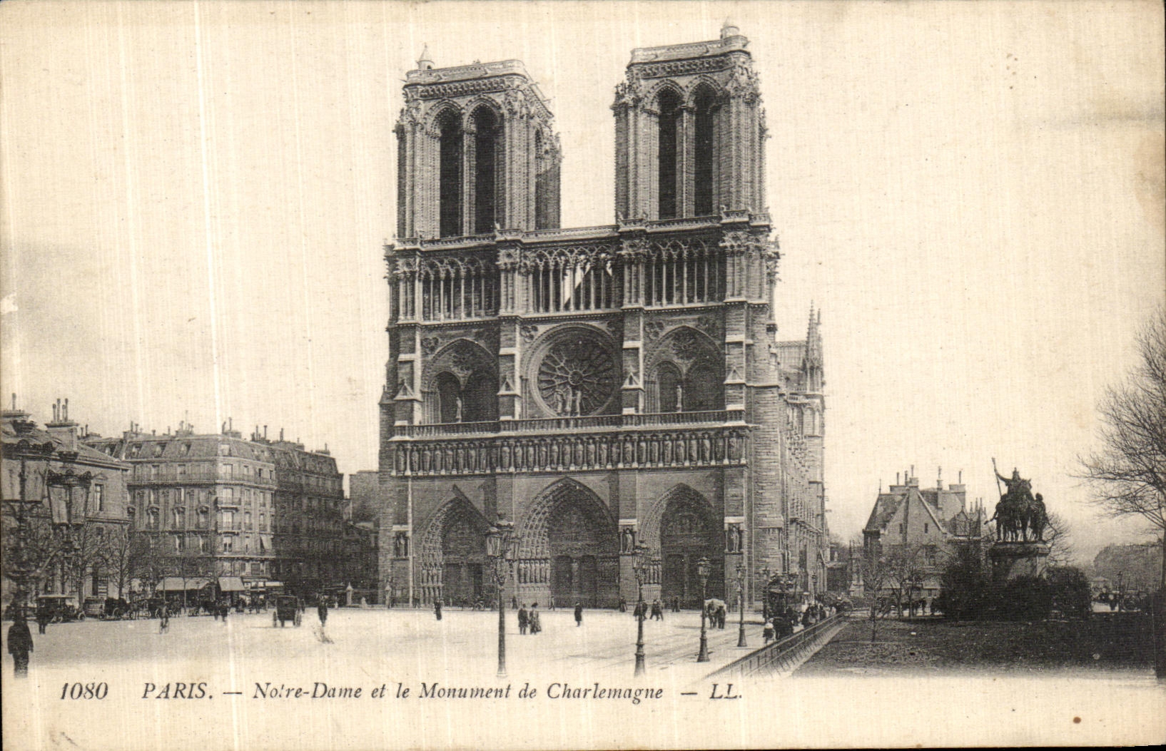 POSTAL Paris Notre Dame de la VENDIMIA y el monumento de Charlemagne