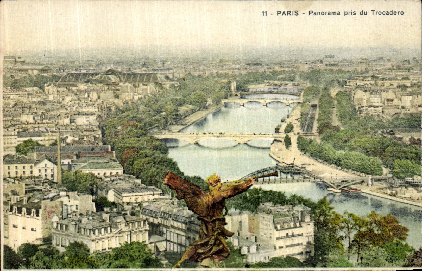 Panorama de Paris de la POSTAL de la VENDIMIA tomado de Trocadero