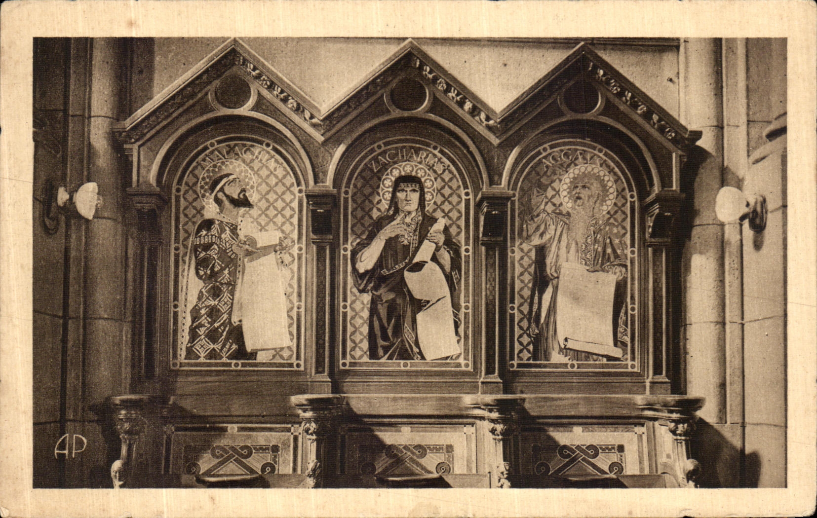 VINTAGE POSTCARD Paris Crowns Heart of Montmartre Details of the Stalls of the Chorus