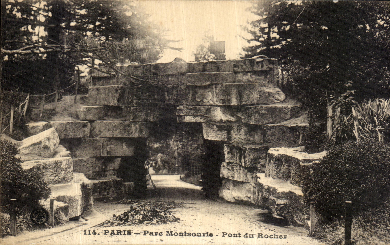 VINTAGE POSTCARD Paris Park Montsouris Bridge of the Rock