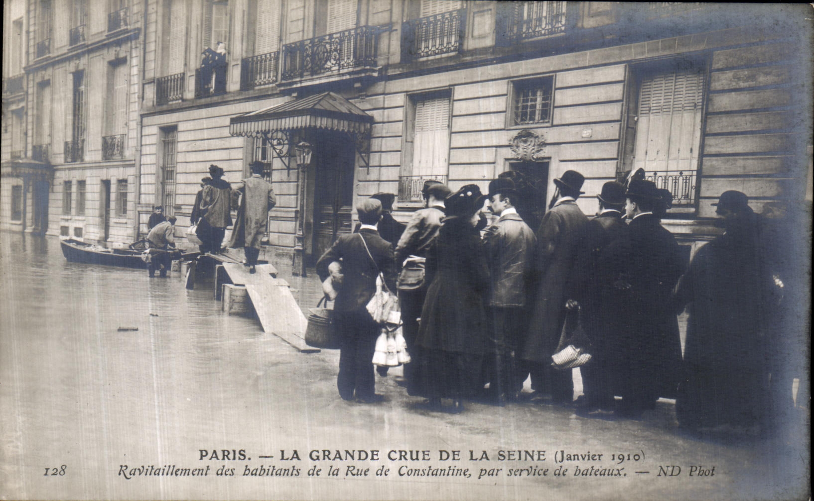 VINTAGE POSTCARD Paris Large the Rising Of the Seine Supply of the inhabitants of the street of Constantine by service of boats