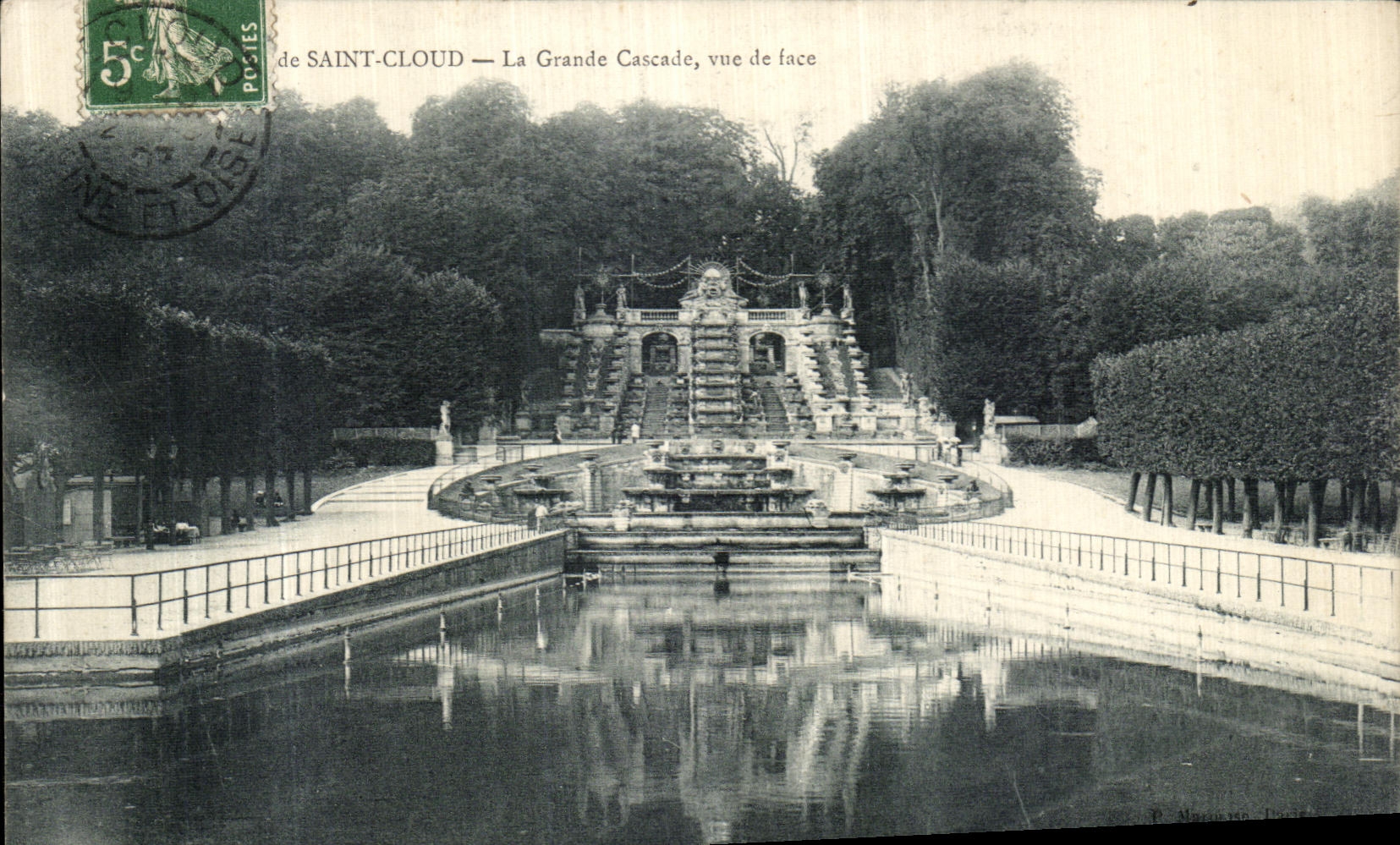 VINTAGE POSTCARD Park of Cloud Saint the large cascade Front view