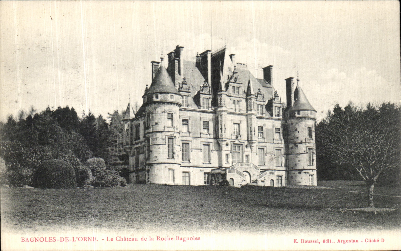 CPA Bagnoles de l Orne Le Chateau de la Roche Bagnoles