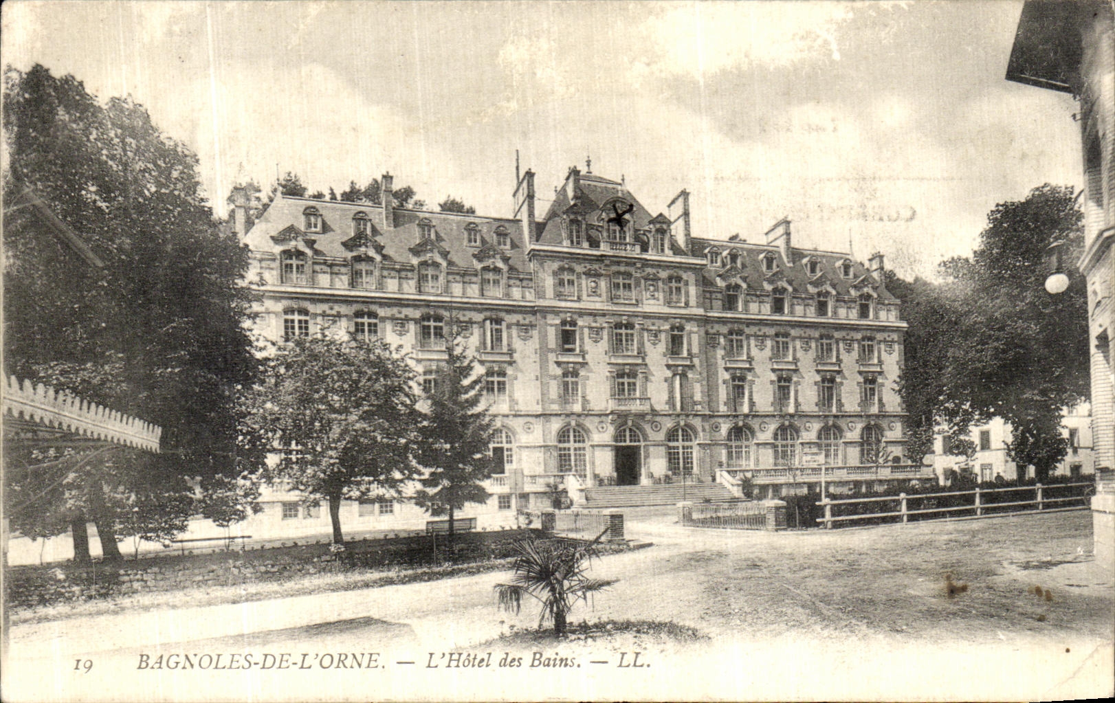 CPA Bagnoles de l Orne L Hotel des Bains