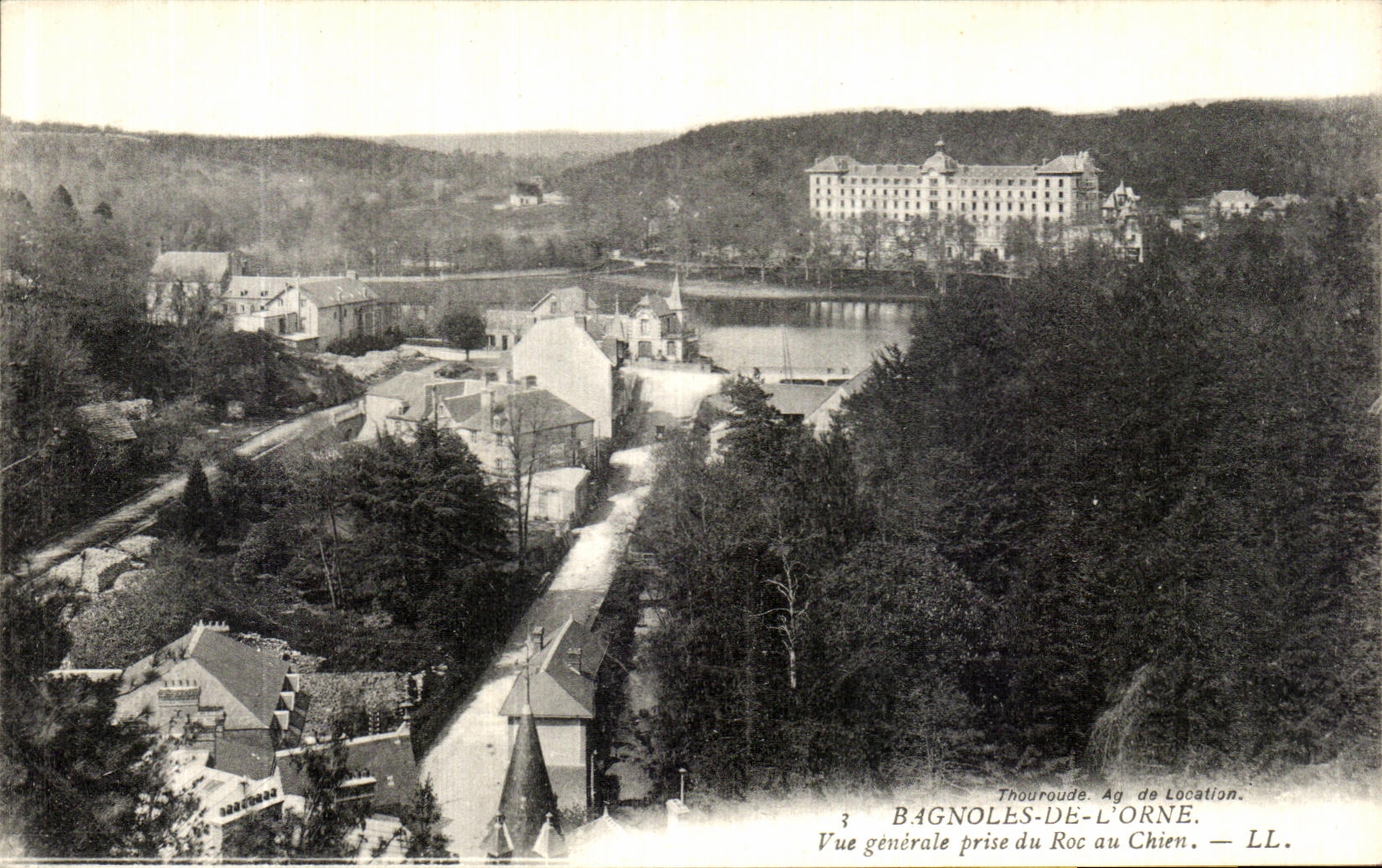 CPA Bagnoles De L Orne Vue Generale prise du Roc au Chien