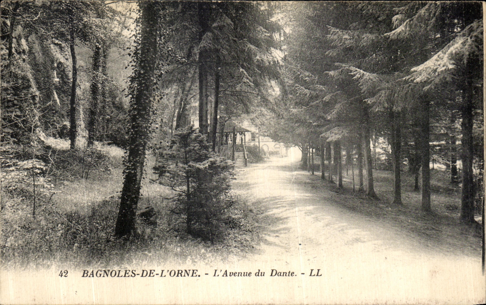CPA Bagnoles De L Orne L Avenue du Dante