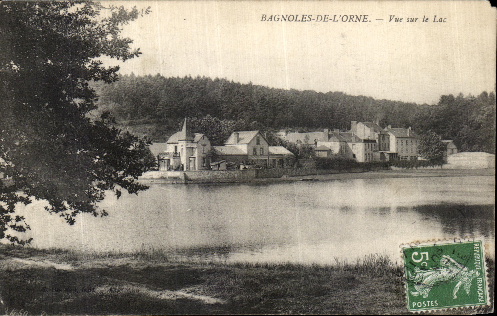 CPA Bagnoles De L Orne Vue Sur le Lac