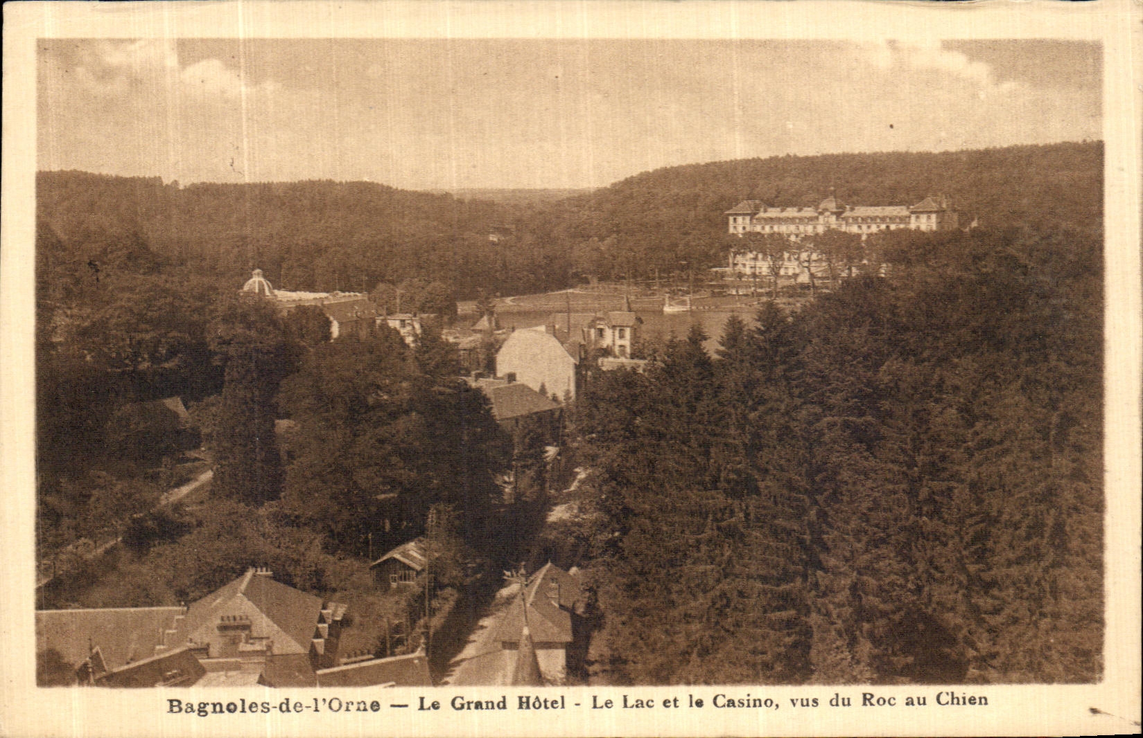 CPA Bagnoles De L Orne Le Grand Hotel Le Lac et le Casino
