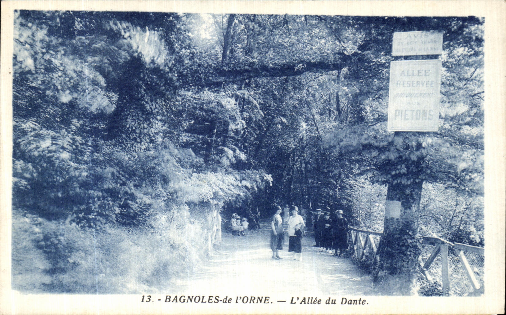CPA Bagnoles De L Orne L Allee du Dante