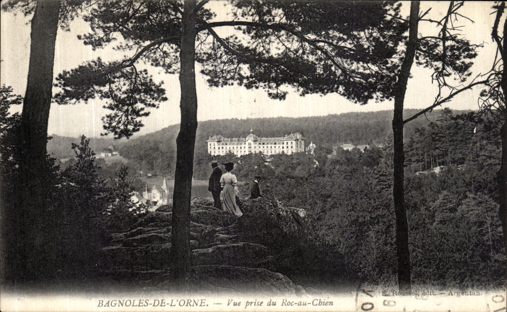 CPA Bagnoles De L Orne Vue Prise du Roc au Chien