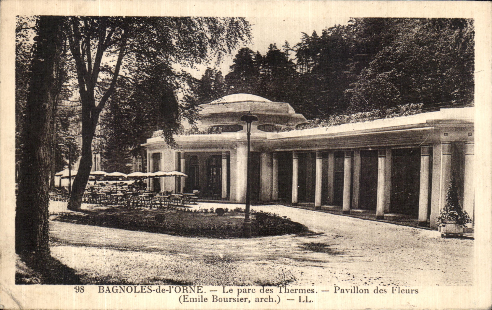 CPA Bagnoles De L Orne Le Parc des Thermes Pavillon des Fleurs