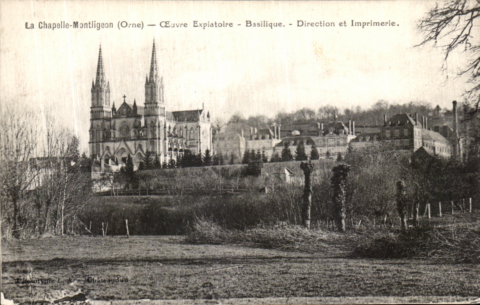 CPA La Chapelle Motligeon Oeuvre Expiatoire Basilique Direction et Imprimerie