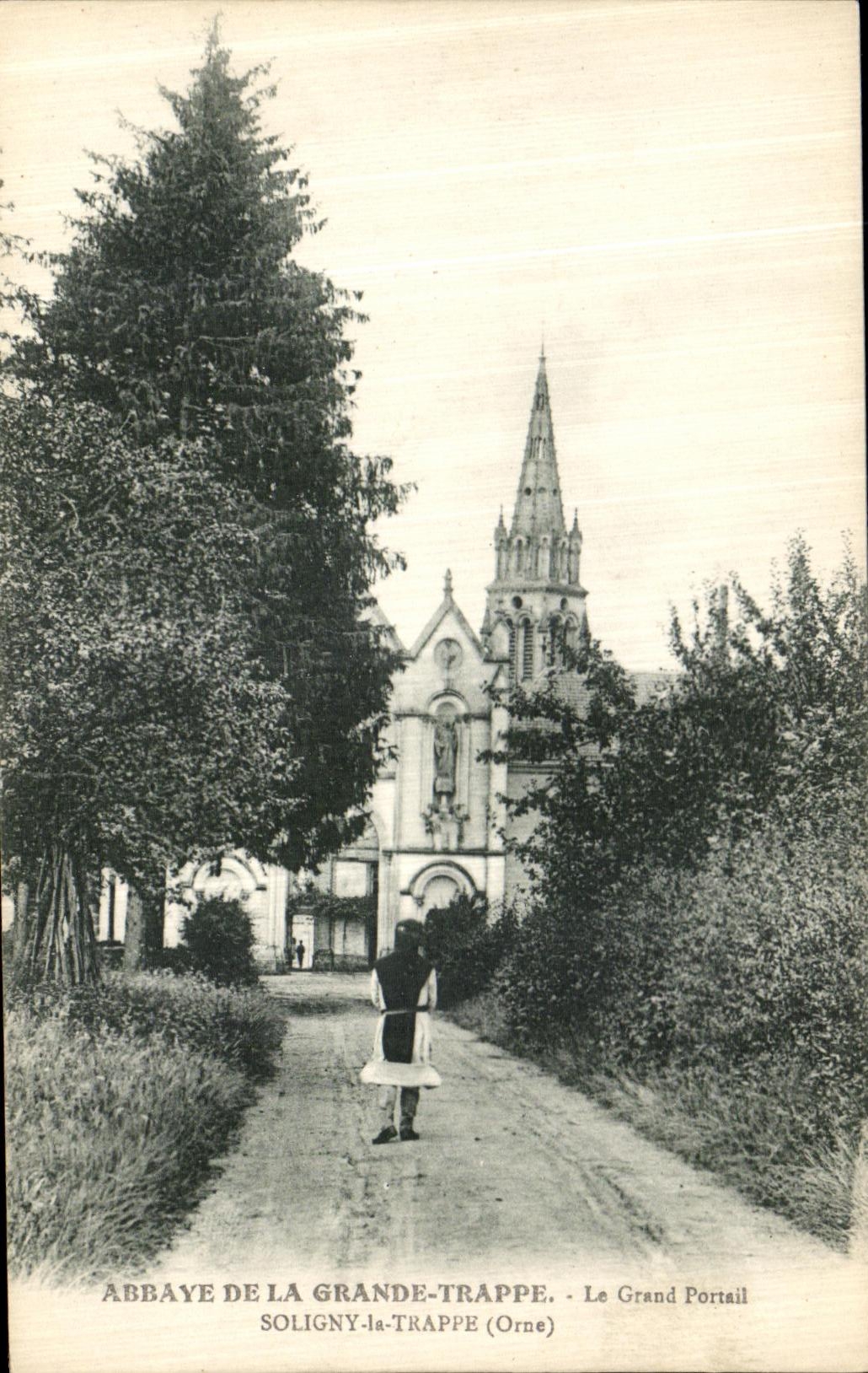 CPA Abbaye De La Grande Trappe Soligny la Trappe Le grand portail
