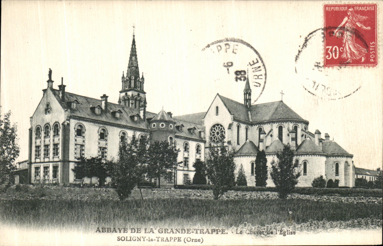 CPA Abbaye De La Grande Trappe Soligny La Trappe Le chevet de l eglise