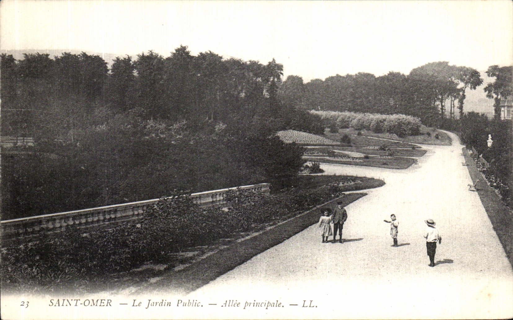 VINTAGE POSTCARD Holy Omer the Public garden Gone principal