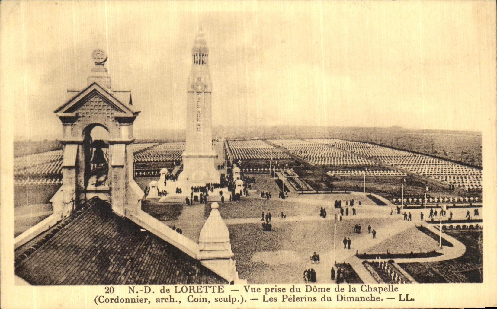 CPA ND de Lorette Vue Prise du Dome de La Chapelle Les pelerins du dimanche