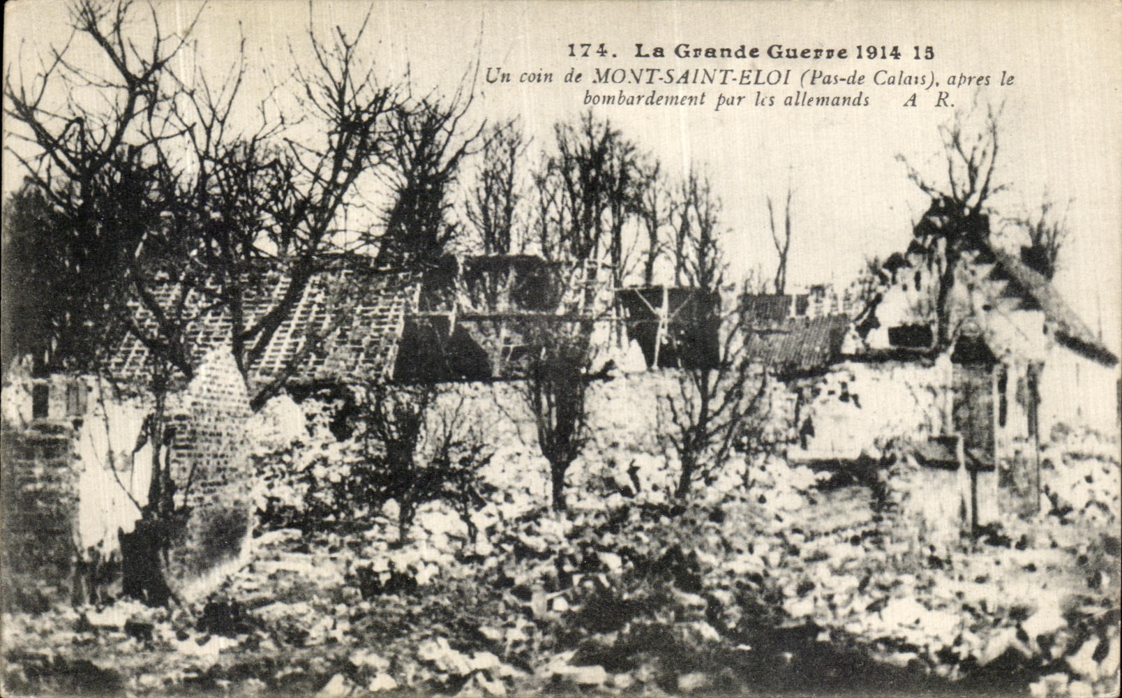 CPA La Grande Guerre Un Coin de Mont Saint Eloi apres le Bombardement pur les allemands Militaria