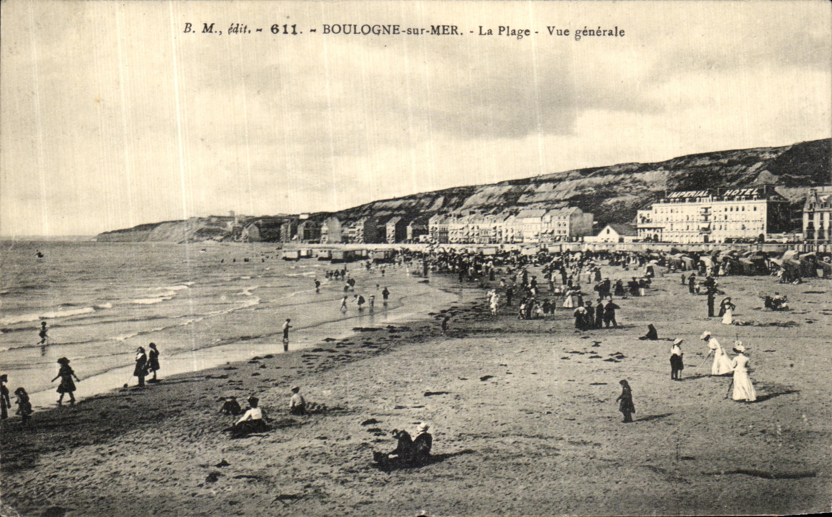 VINTAGE POSTCARD Boulogne On Sea the Beach View