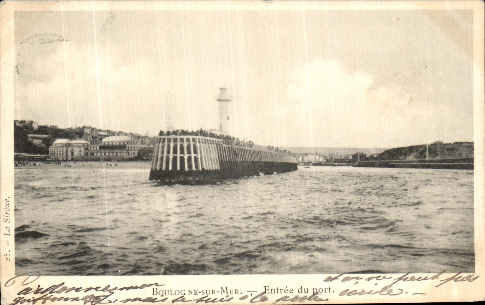 VINTAGE POSTCARD Boulogne On Entered Sea of the Port