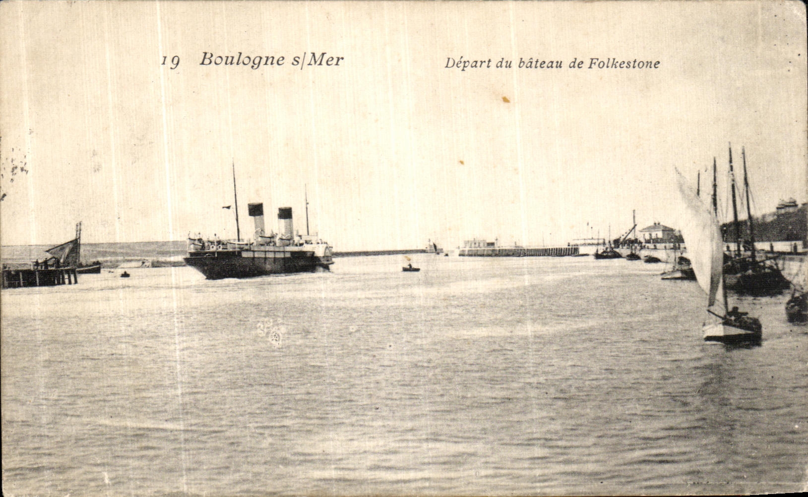 VINTAGE POSTCARD Boulogne On Sea Departure of the Boat of Folkestone