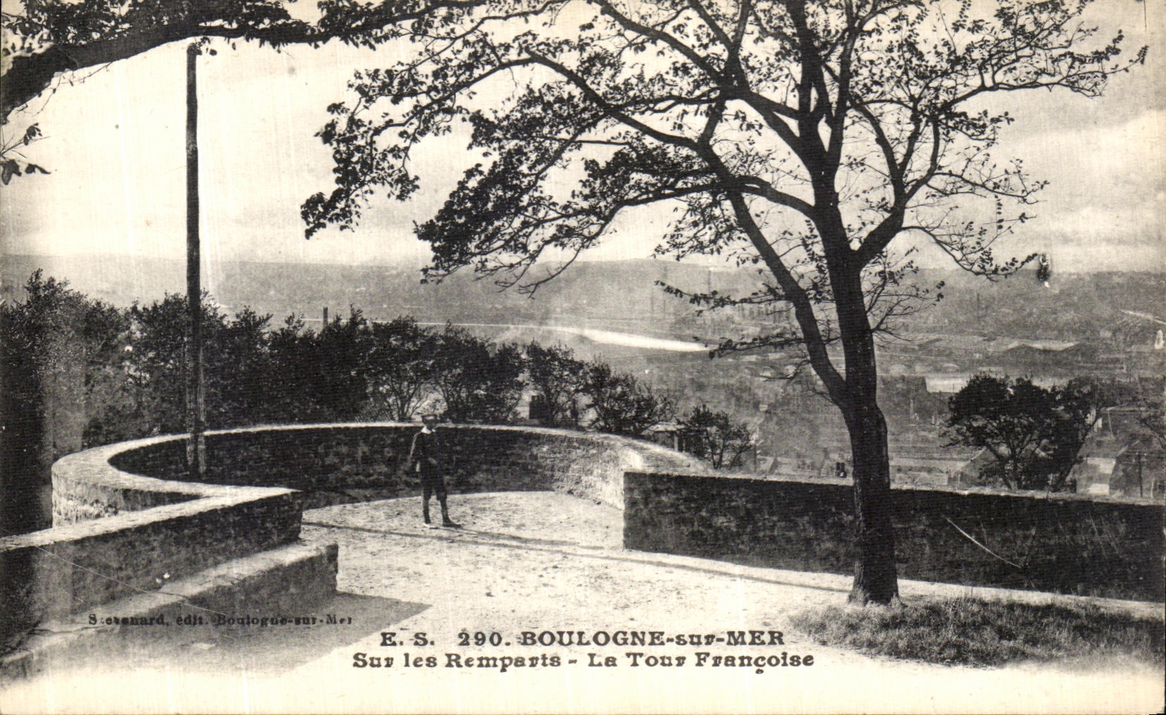 VINTAGE POSTCARD Boulogne on Sea On the Walls the Francoise Tower