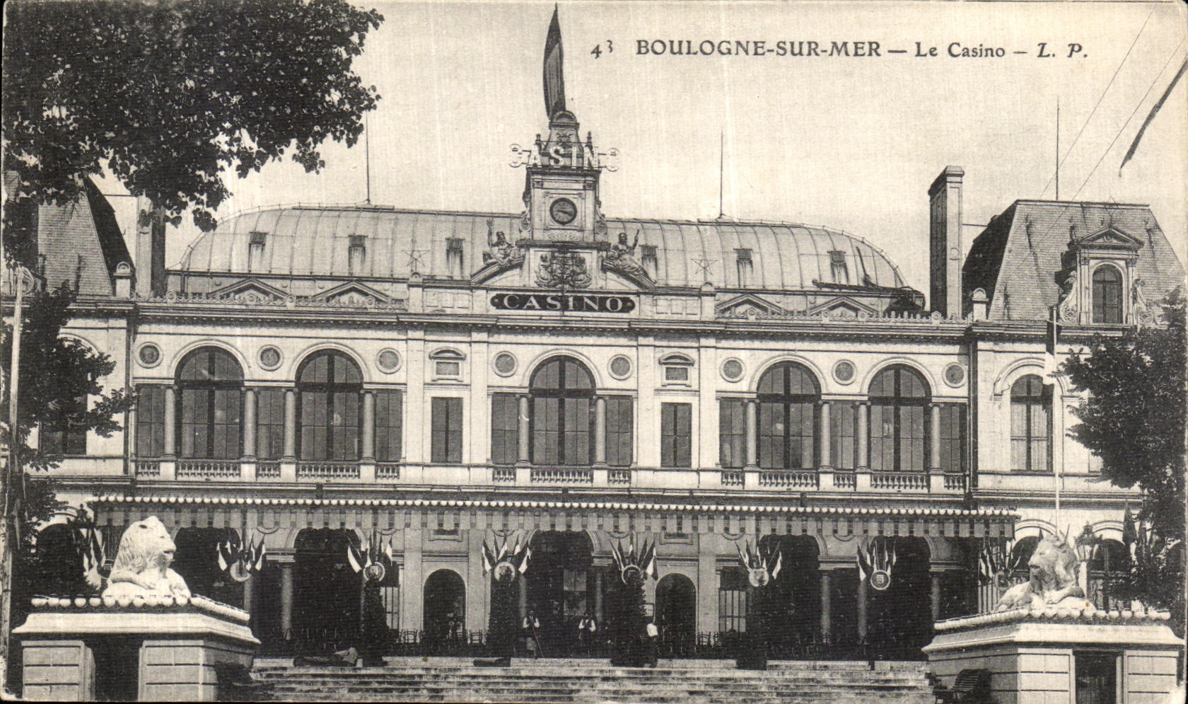 VINTAGE POSTCARD Boulogne on Sea the Casino Lion