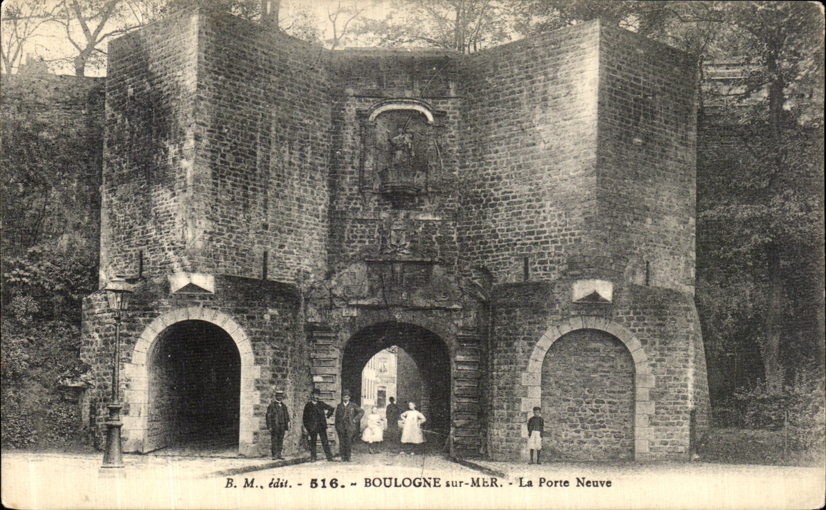 VINTAGE POSTCARD Boulogne On Sea the New Gate