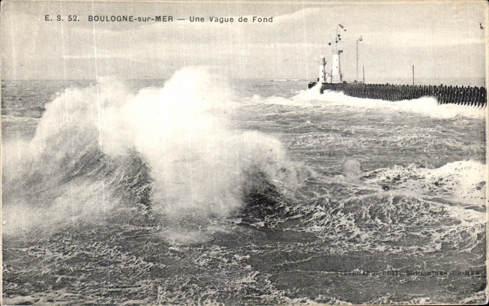 VINTAGE POSTCARD Boulogne on Sea a basic Wave