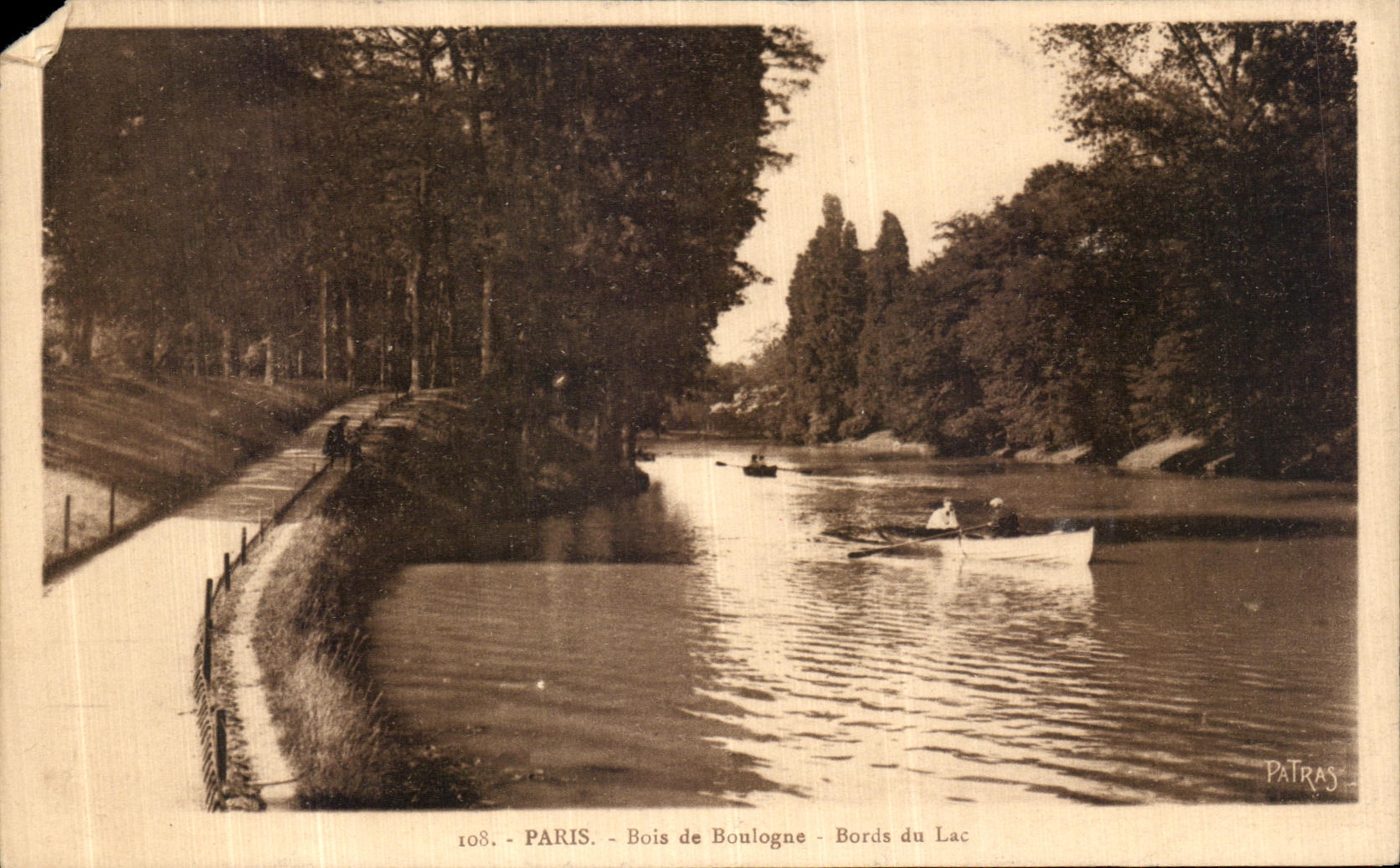 VINTAGE POSTCARD Paris Bois de Boulogne Edges of the Lake
