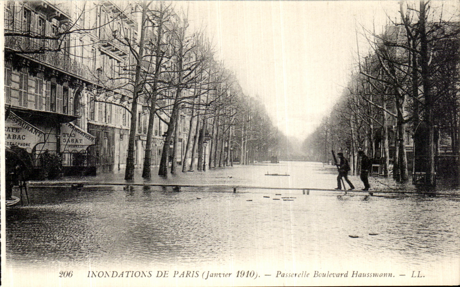 VINTAGE POSTCARD Paris Floods Of Footbridge Haussmann Boulevard