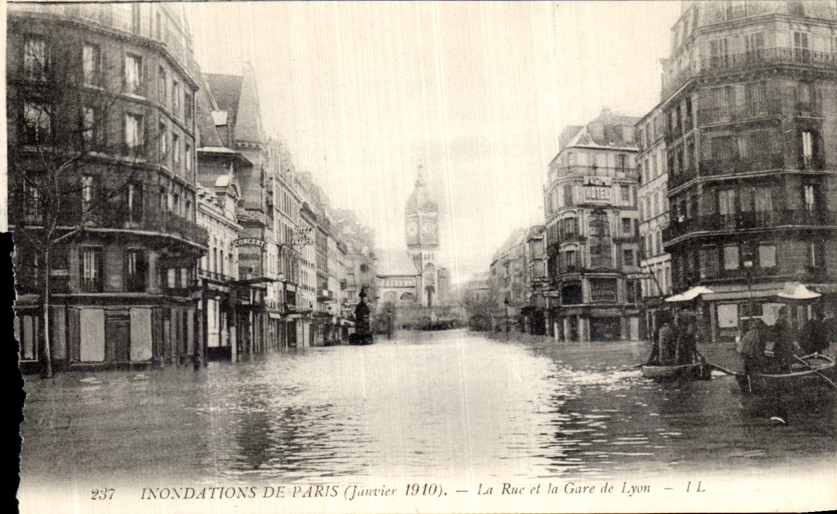 VINTAGE POSTCARD Paris Floods Of the Street and Train station of Lyon
