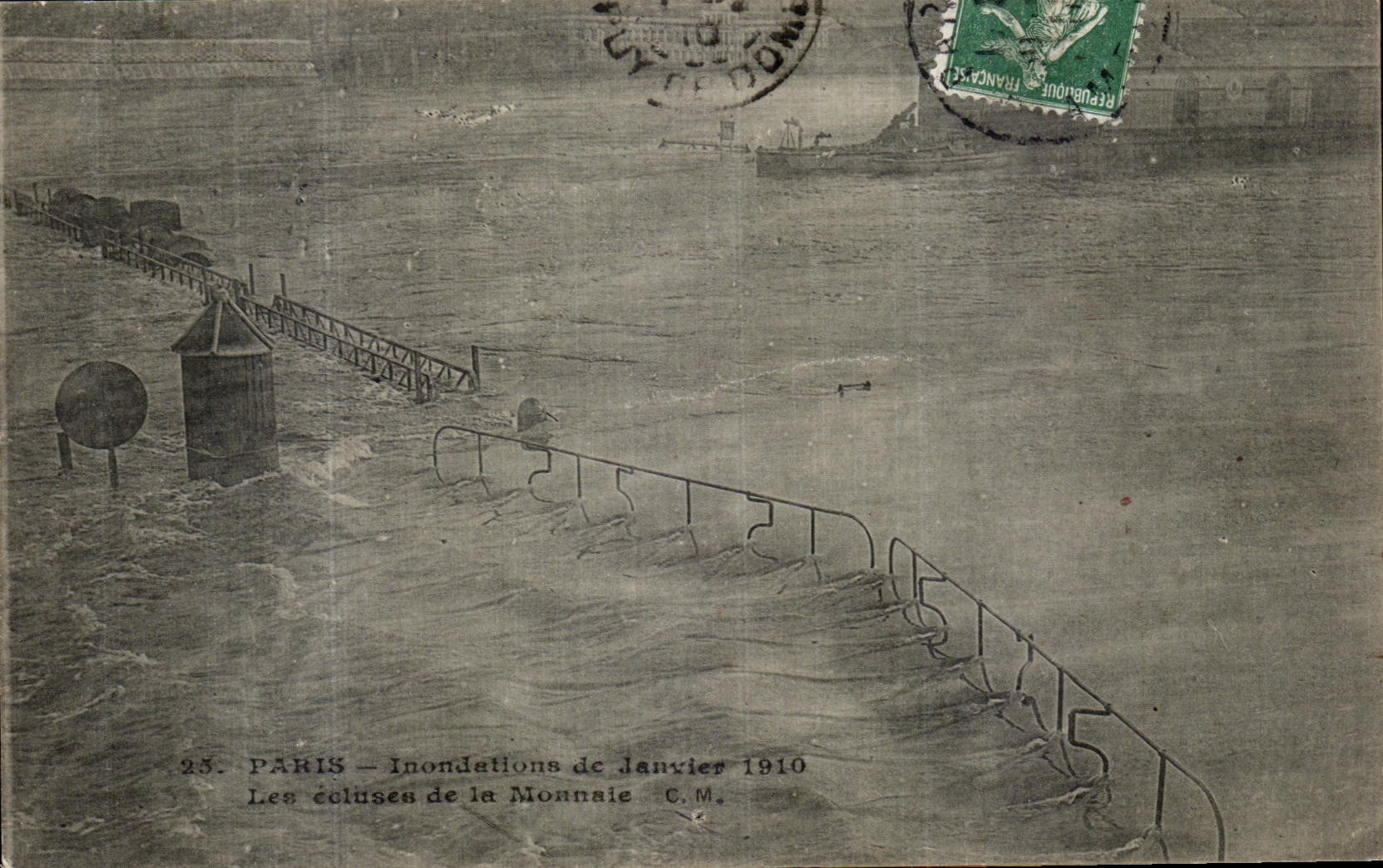 VINTAGE POSTCARD Paris Raw Of the Seine locks of the currency