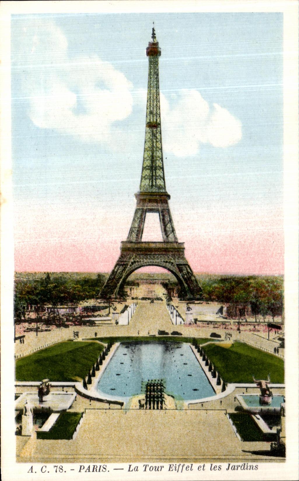 CPA Paris La Tour Eiffel et les Jardins