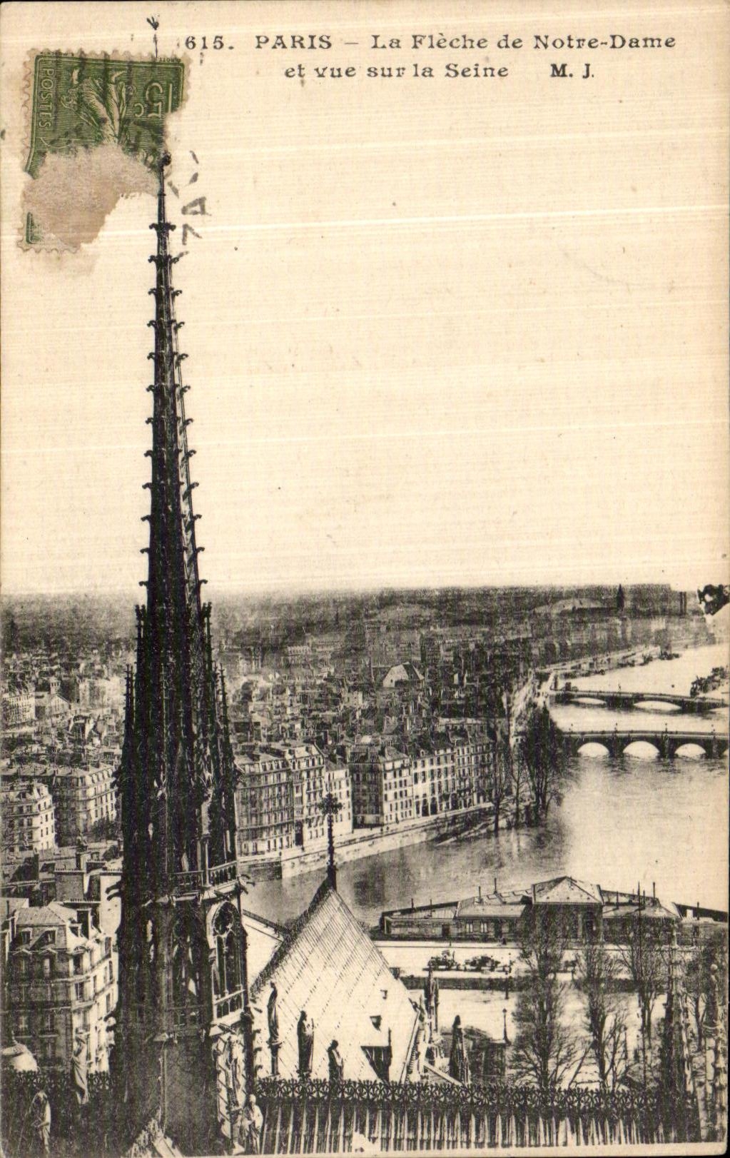 POSTAL Paris de la VENDIMIA la flecha de Notre Dame y de la vista en el Seine